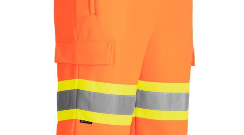 4 Industries Where High-Visibility Work Clothing Saves Lives