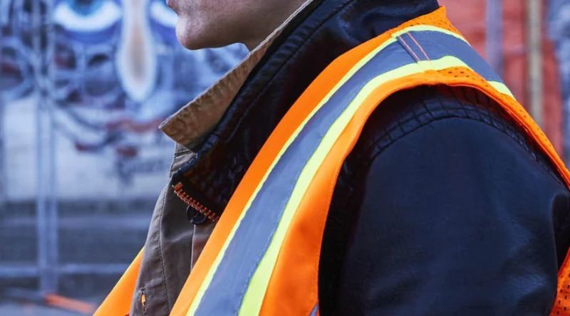 The Ultimate Guide To Choosing a Safety Vest