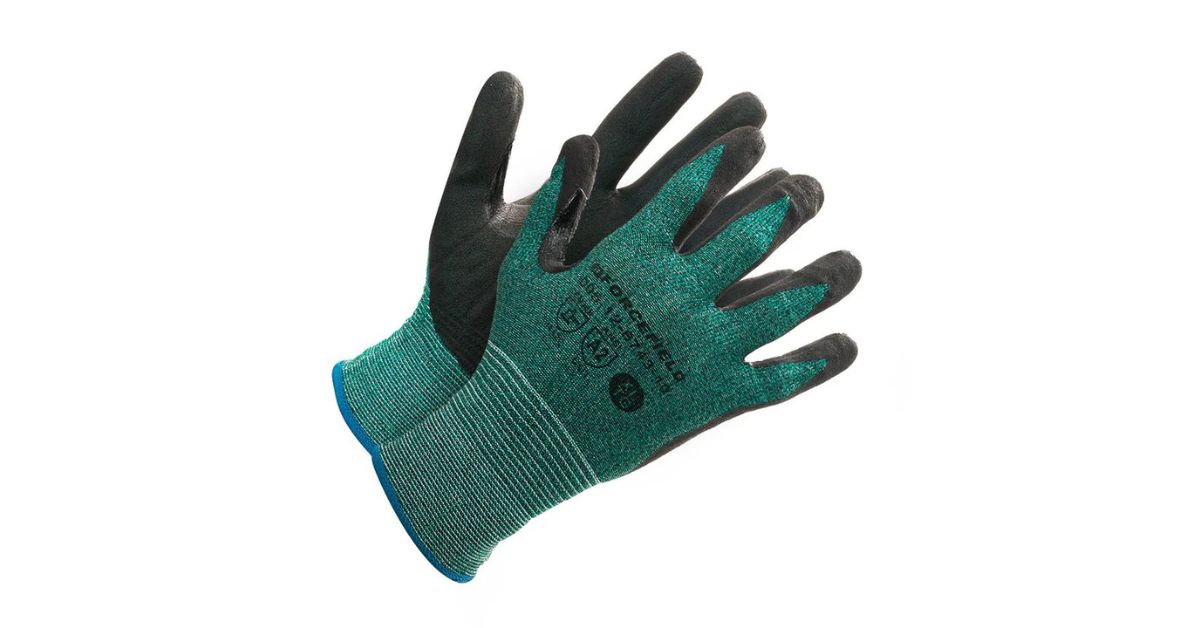 Nitrile Gloves vs. Latex Work Gloves: What You Should Know