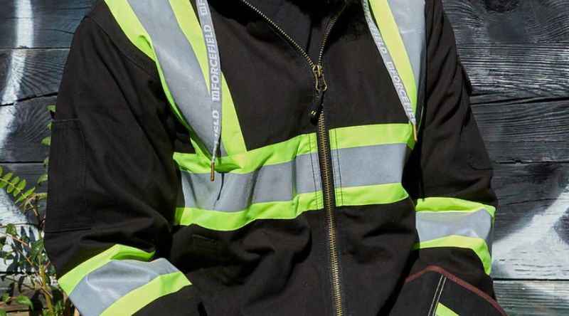 Why Your Warehouse Employees Need Hi-Vis Gear